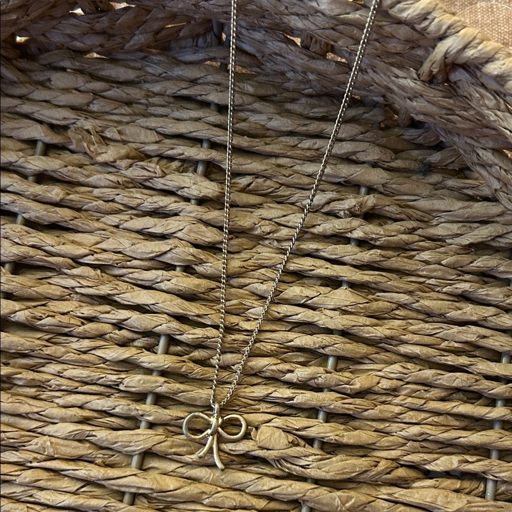 Elegant Gold Bow Pendant Necklace Lightly Tarnished